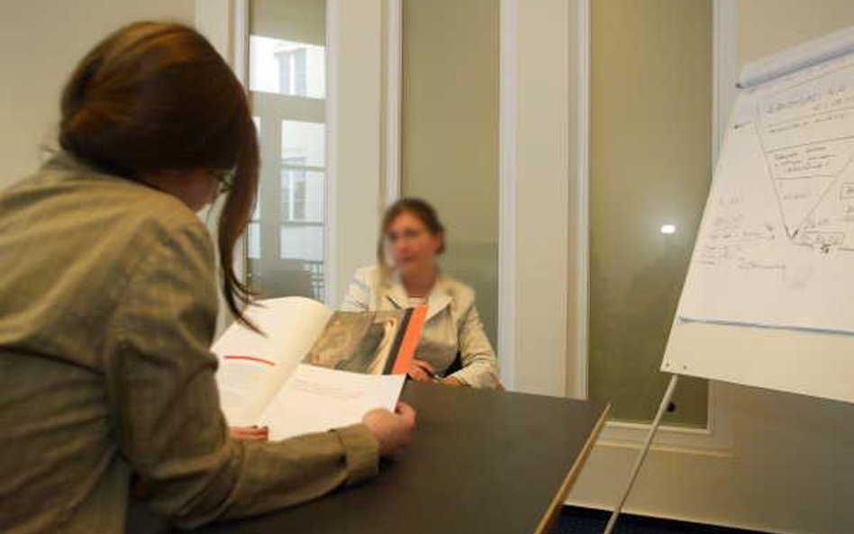 Zatrudnianie pracownika: Jak prowadzić rozmowę kwalifikacyjną