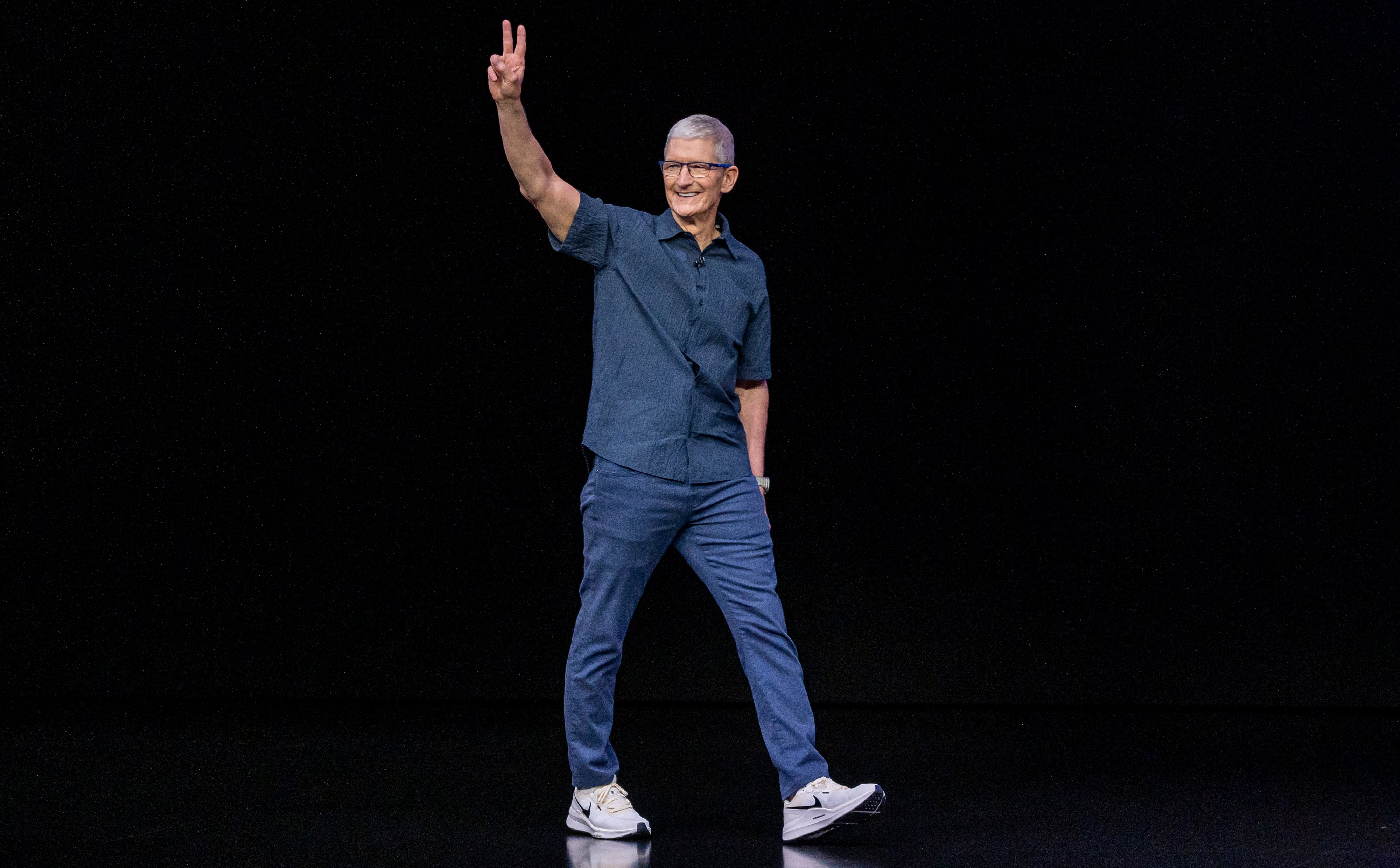 Студент из Екатеринбурга представил проект Тиму Куку на WWDC