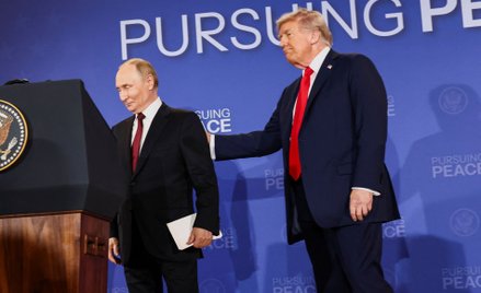 Donald Trump i Władimir Putin na Alasce