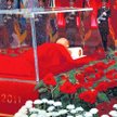 Ciało Kim Dzong Ila jest wystawione w szklanym sarkofagu