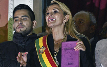 Jeanine Ánez obwołała się tymczasowym prezydentem Boliwii