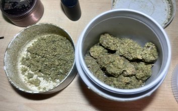 Narkotyki w bagażniku. Policjanci zatrzymali podejrzanego