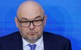 Prezes NFZ Filip Nowak