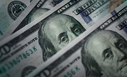 Amerykański dolar wciąż nie odpuszcza. EUR/USD znów niżej