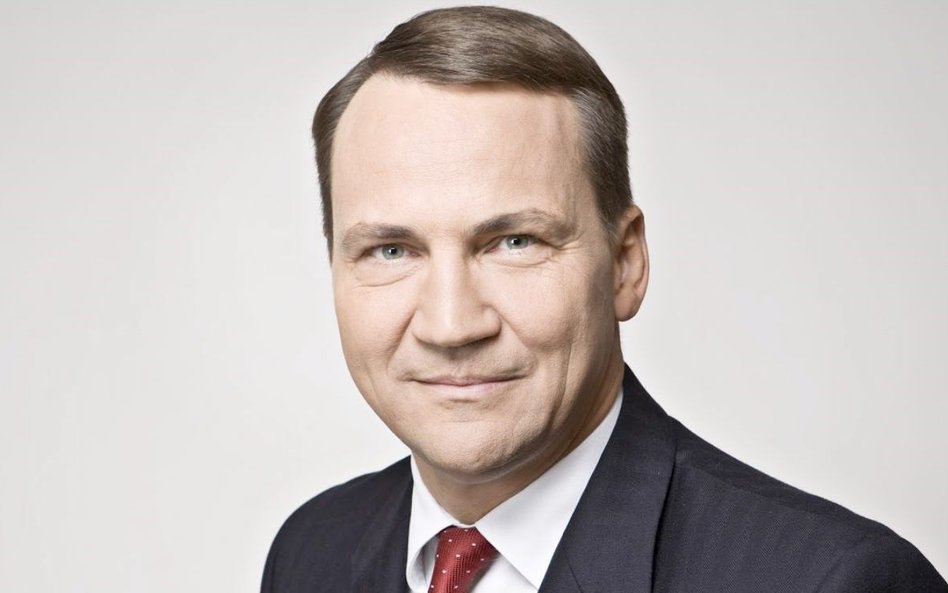 Radosław Sikorski: Prezydentowi Dudzie odrasta kręgosłup