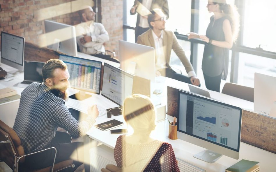 Biuro na godziny – zalety pracy w biurach coworkingowych