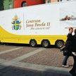 Wśród eksponatów na mobilnej wystawie jest 17 niepokazywanych dotąd pamiątek po papieżu