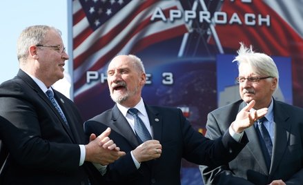 List otwarty byłych szefów MON w sprawie Antoniego Macierewicza