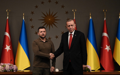 Prezydent Turcji Recep Tayyip Erdogan i prezydent Ukrainy Wołodymyr Zełenski na wspólnej konferencji