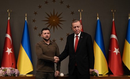 Prezydent Turcji Recep Tayyip Erdogan i prezydent Ukrainy Wołodymyr Zełenski na wspólnej konferencji
