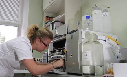 Unia dopłaci do wynagrodzenia czasowo zatrudnionego naukowca