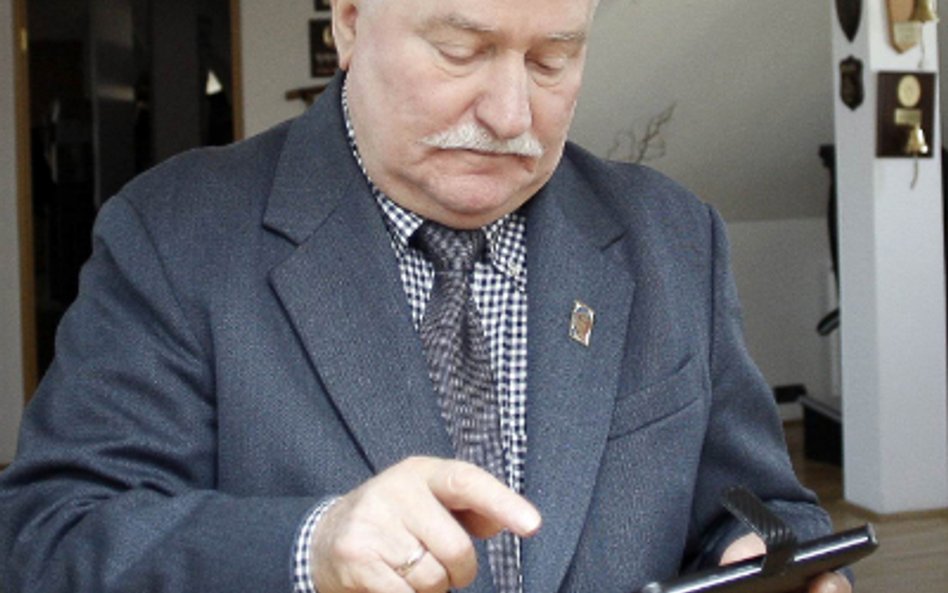 Lech Wałęsa popiera PSL - podaje na pasku telewizja PSL "News"