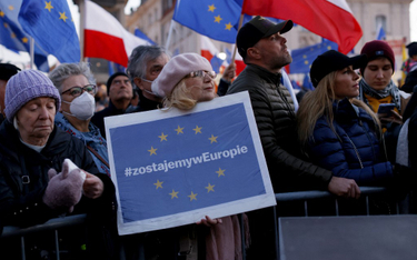 Sondaż: Coraz więcej Polaków uważa, że polexit jest realny