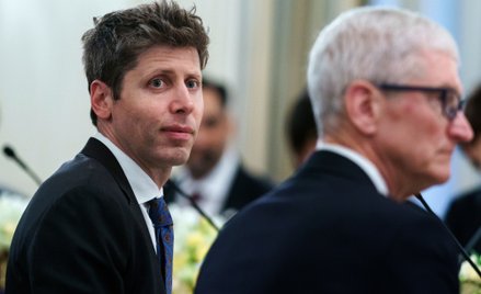 Sam Altman, szef OpenAI i Tim Cook, stojący na czele Apple jeszcze niedawno byli partnerami. Teraz s