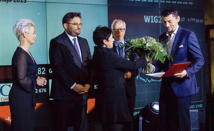 Andrzej Stec odbiera nagrodę specjalną przyznaną „Parkietowi” za – jak uzasadniono – ponad 20 lat pr