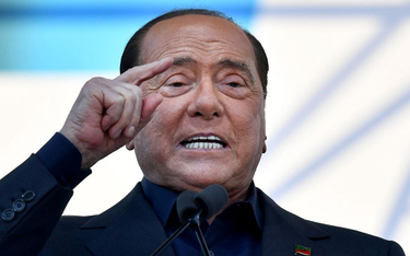 Zakażony wirusem Berlusconi w szpitalu. "Dalsze badania"