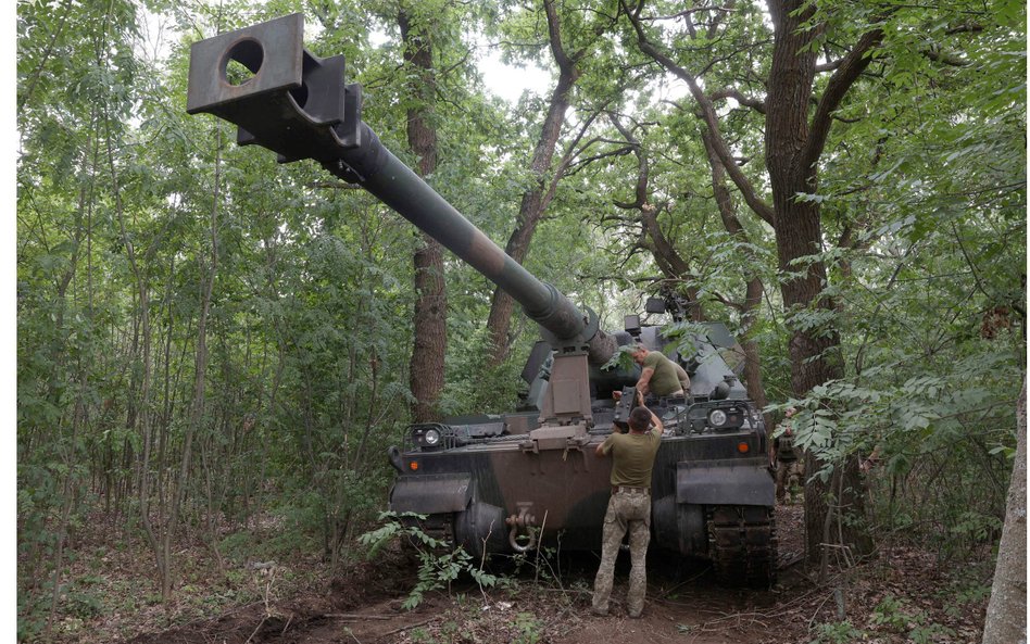 Haubice AHS Krab ze Stalowej Woli, chluba polskiej armii, służą też nad Dnieprem