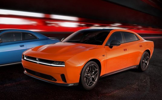 Dodge Charger Daytona w wersji 4-drzwiowej