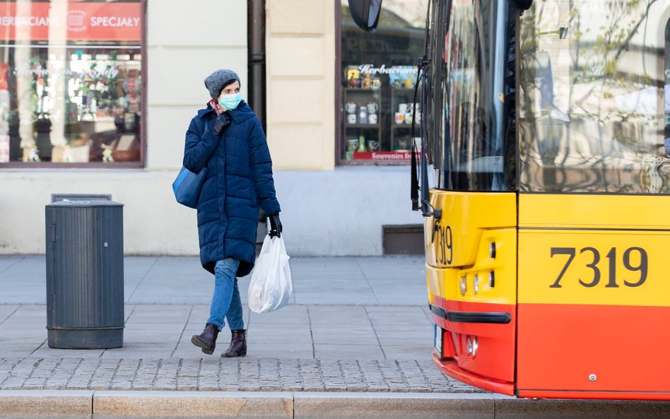 Koronawirus. Były Główny Inspektor Sanitarny wskazuje na zagrożenie. "To bomby biologiczne"