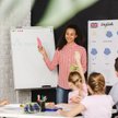 Obcokrajowiec będzie uczył języka obcego w szkole