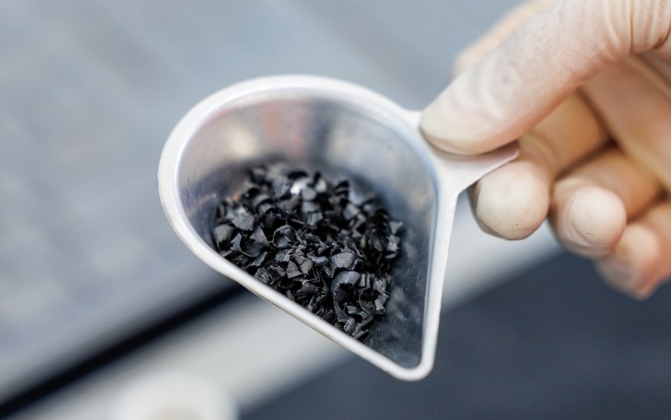 Gal, hafn, ren, iryd może już kupić każdy Polak