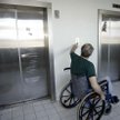 Gminy muszą dostosować do nowych przepisów nowe lokale dla osób starszych i niepełnosprawnych