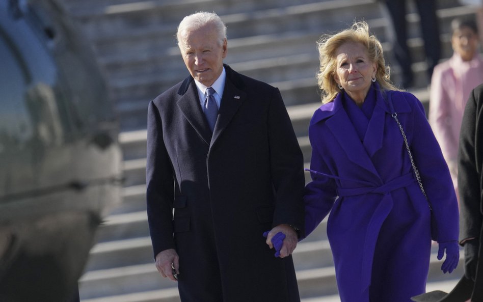 Joe i Jill Bidenowie opuszczają Kapitol po zaprzysiężeniu Donalda Trumpa