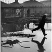 Derriere la gare saint lazare. Fot. Henri Cartier-Bresson