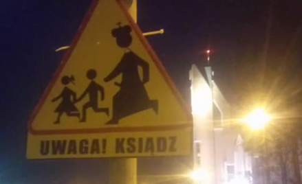 Toruń: Ksiądz goni dzieci na znaku. "Uwaga!"