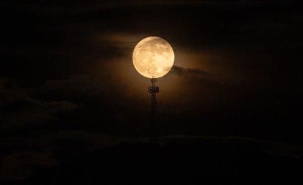Niebieski Księżyc to druga pełnia Księżyca w ciągu jednego miesiąca