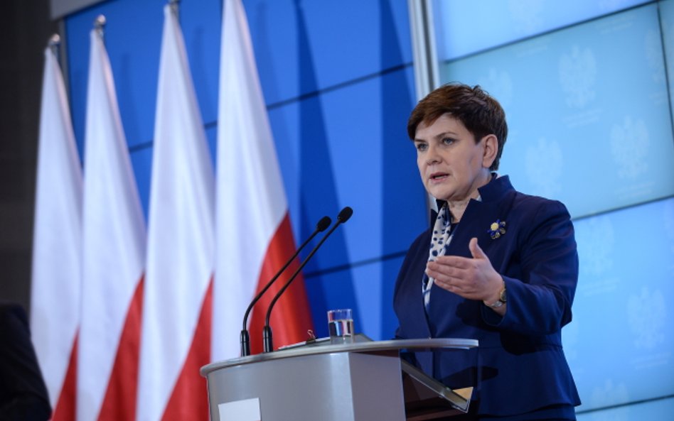 Szydło: za zadaniami dla samorządów pójdą pieniądze