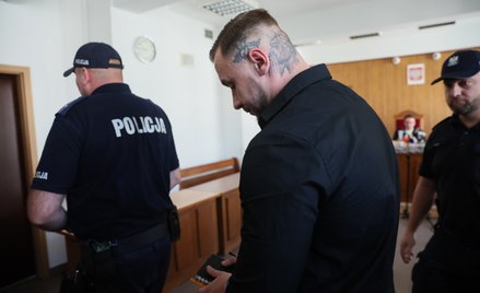 Oskarżony Łukasz Żak na sali rozpraw Sądu Rejonowego dla Warszawy-Śródmieścia