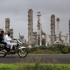 Indie zmieniają kierunek. Więcej ropy z Bliskiego Wschodu, mniej z Rosji