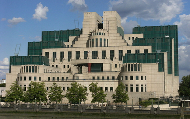 Szef MI6 przeprasza za to, że wywiad dyskryminował osoby LGBT