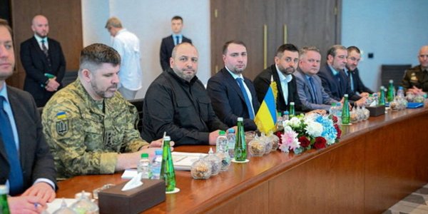 Sześć godzin „bardzo napiętych” negocjacji w Genewie. Wołodymyr Zełenski: Czego chcą Rosjanie?