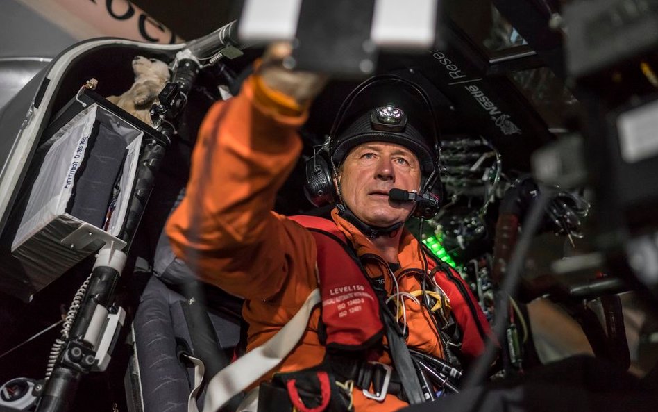 Pilot André Borschberg przed startem