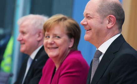 Od prawej: Olaf Scholz (SPD) – nowy minister finansów, Angela Merkel (CDU) – kanclerz niemieckiego r