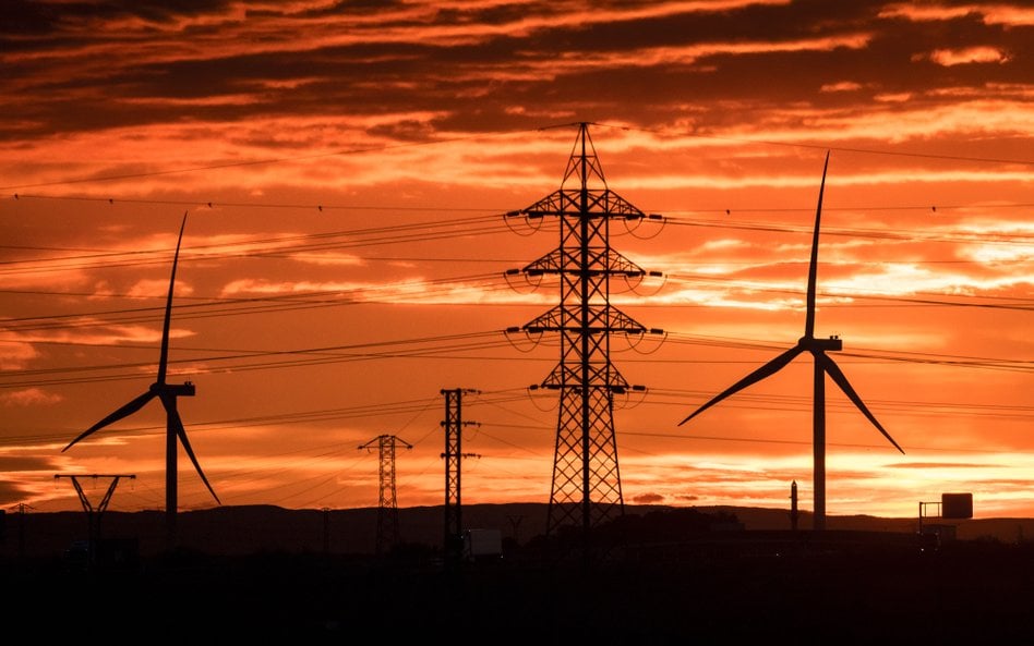 Polskie Sieci Elektroenergetyczne proponują stopniowe pełne uwolnienie cen prądu dla konsumentów