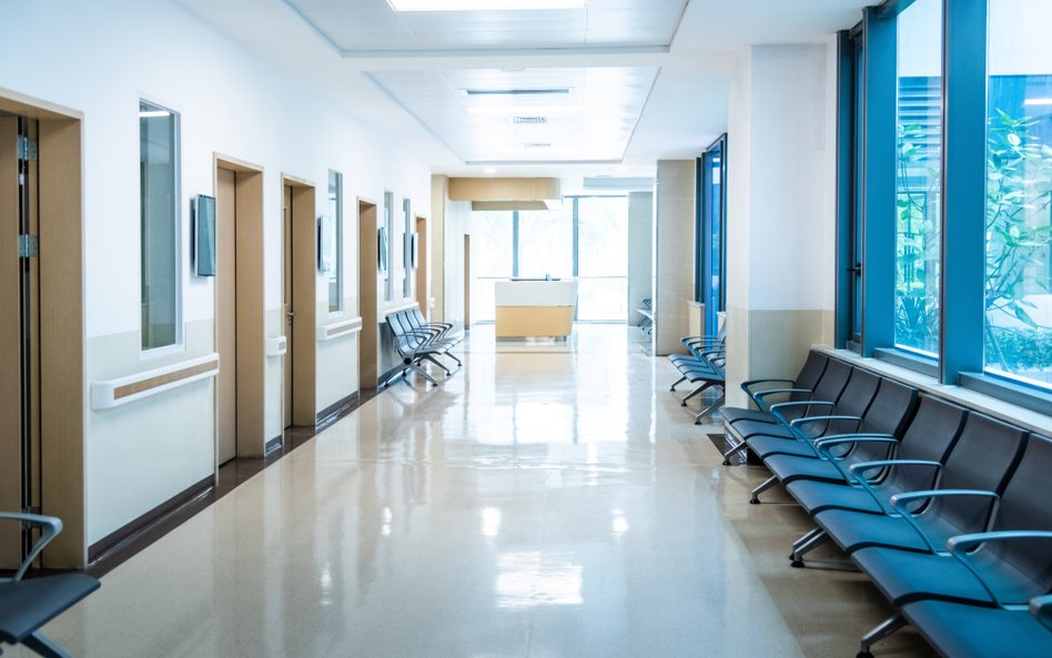 Pacjenci z SM bez leczenia. Powodem widmo restrukturyzacji