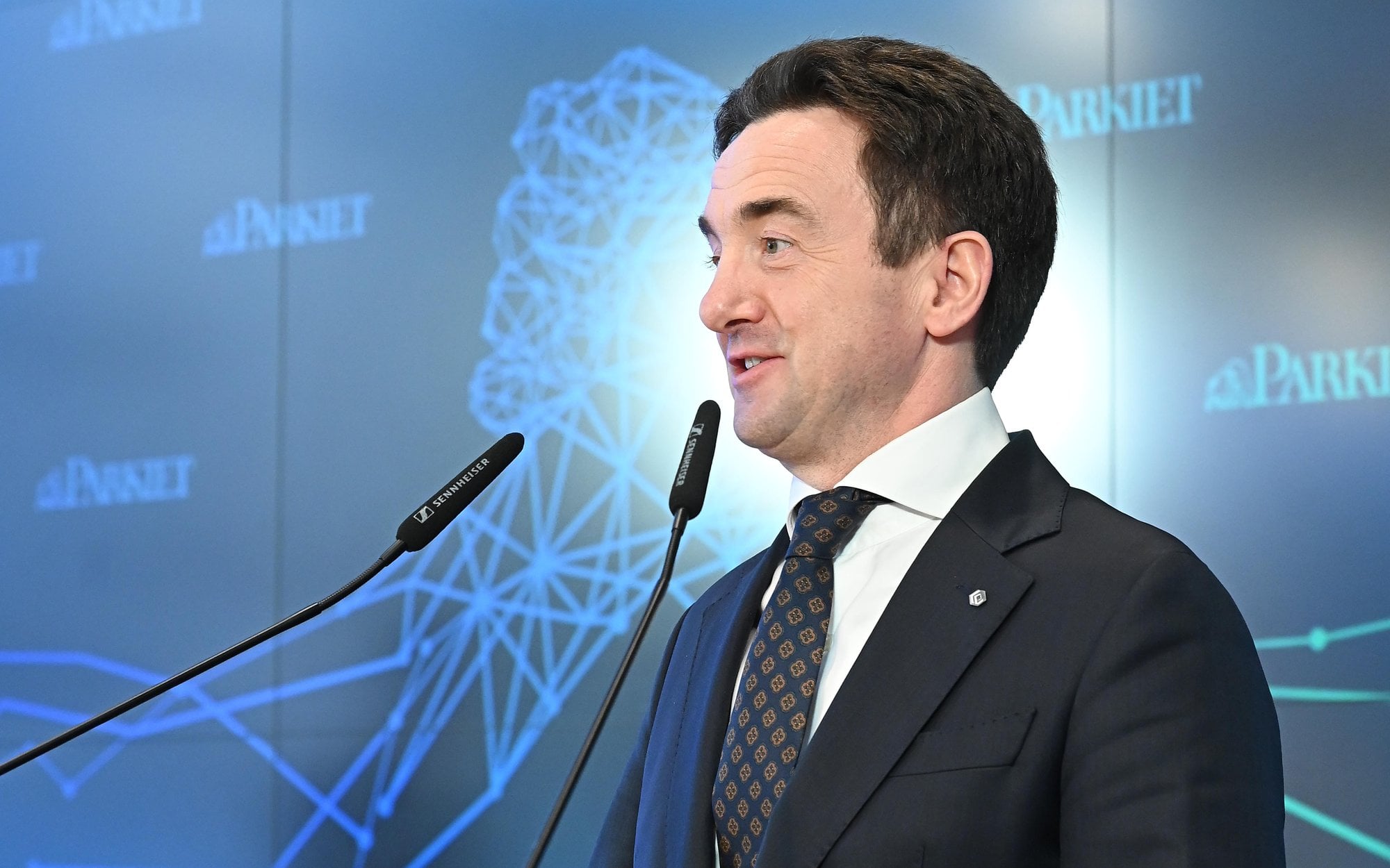 Rekordowe wyniki GPW, ale notowania pod kreską