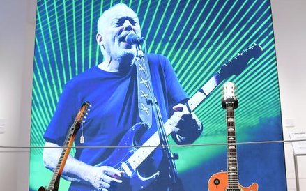 David Gilmour sprzedał wszystkie swoje cenne gitary