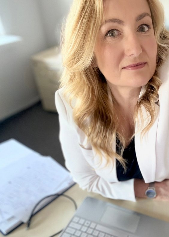 dr hab. Monika Kaczmarek-Śliwińska, prof. ucz., wykładowczyni Wydziału Dziennikarstwa, Informacji i 
