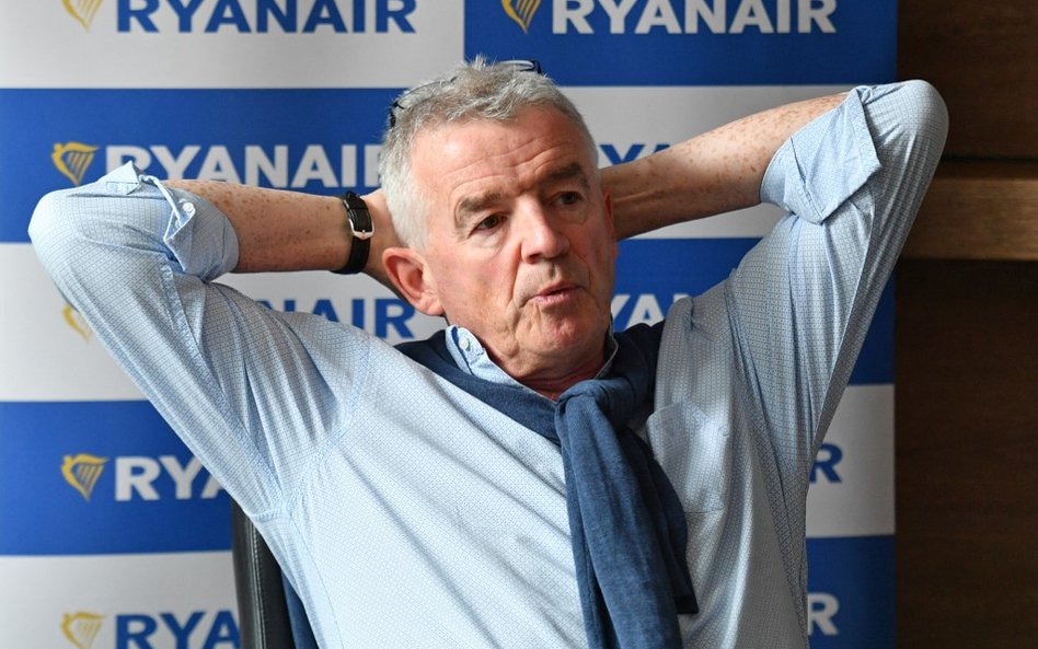 Michael O'Leary woli wozić puste fotele niż "idiotów antyszczepionkowców"