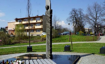 Pomnik Lecha Kaczyńskiego w Dębicy