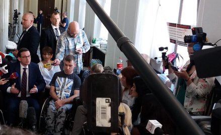 Opozycja komentuje zapowiedź Morawieckiego. "Premier słyszał o cięciu wydatków?"