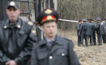 Rosyjskie służby na miejscu katastrofy w Smoleńsku