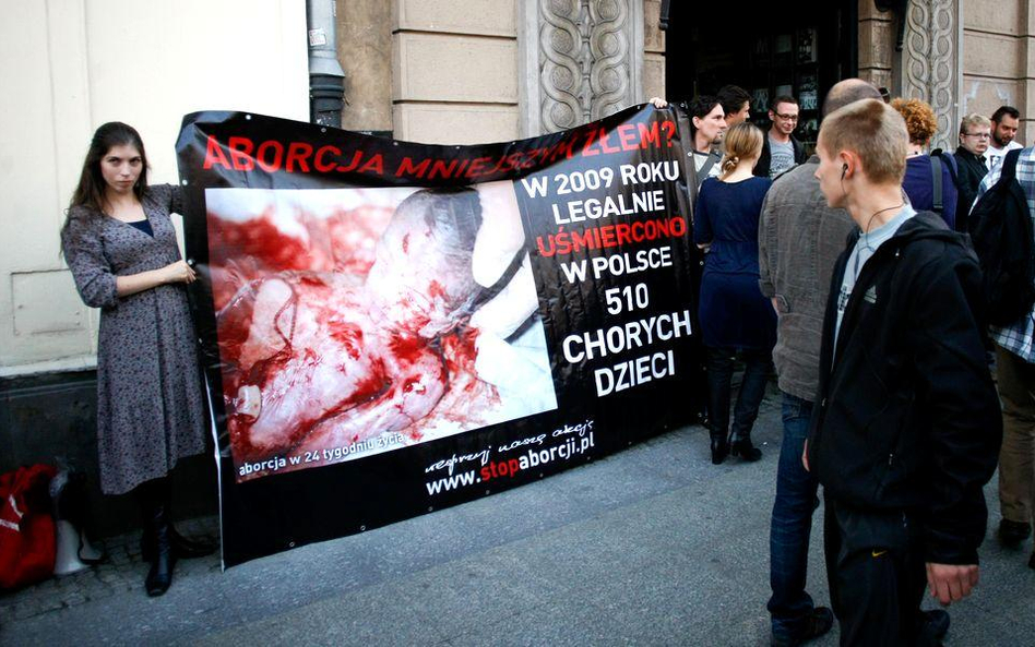 Mariusz Dzierżawski z fundacji "Pro-prawo do życia" wyrok rzeszowskiego sądu uważa za absurdalny. Na