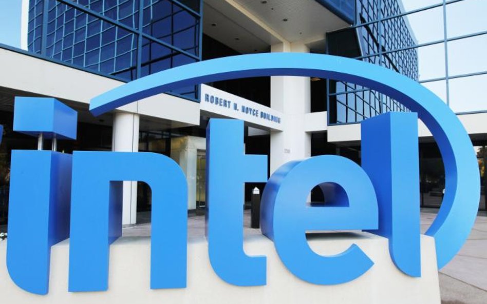 Intel koryguje prognozę przychodów