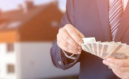 Właściciel lokalu pobiera od najemcy instytucjonalnego czynsz oraz opłaty za media
