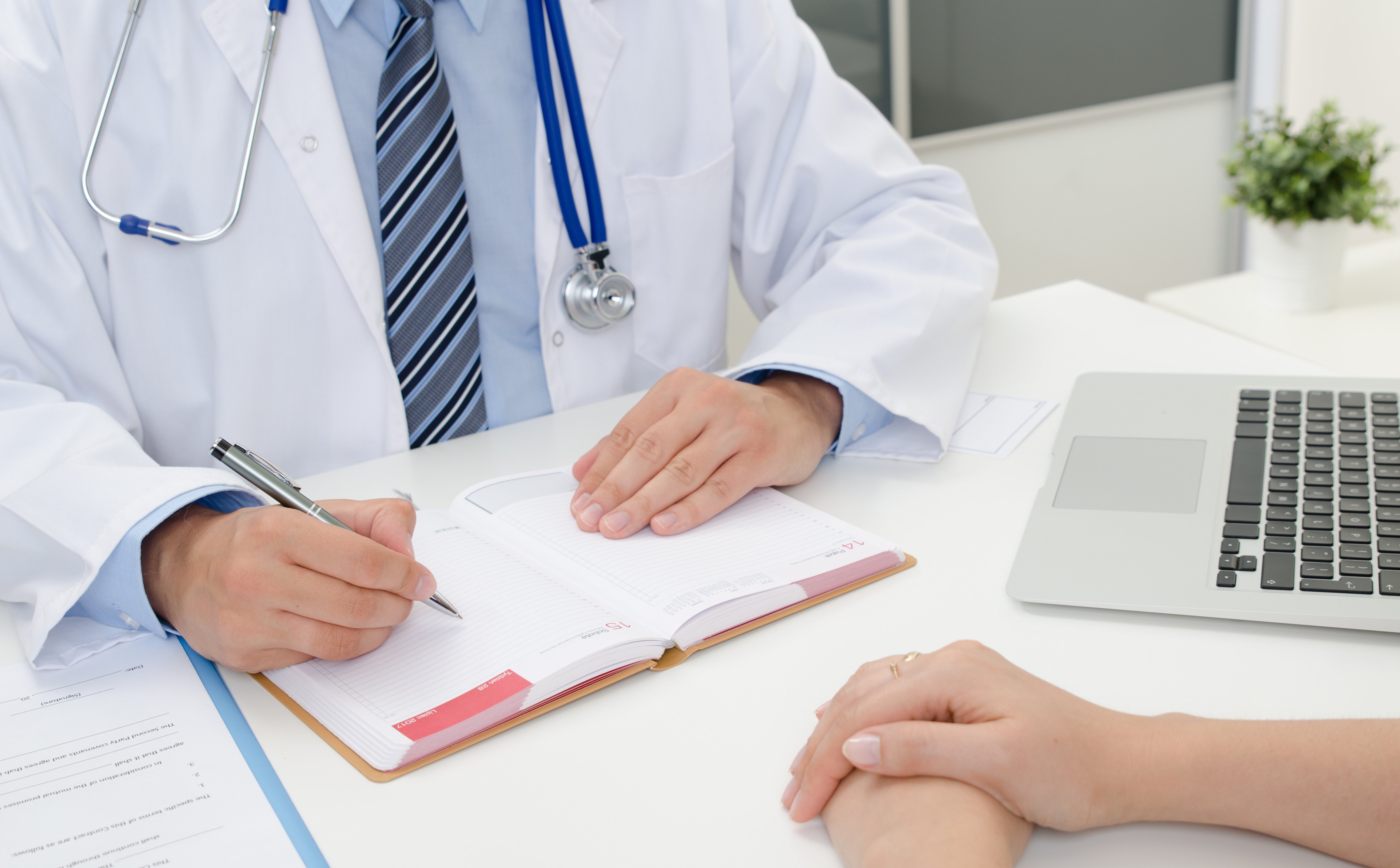 Dr ChatGPT kontra lekarze. Wyniki badań szokują, ale eksperci ostrzegają